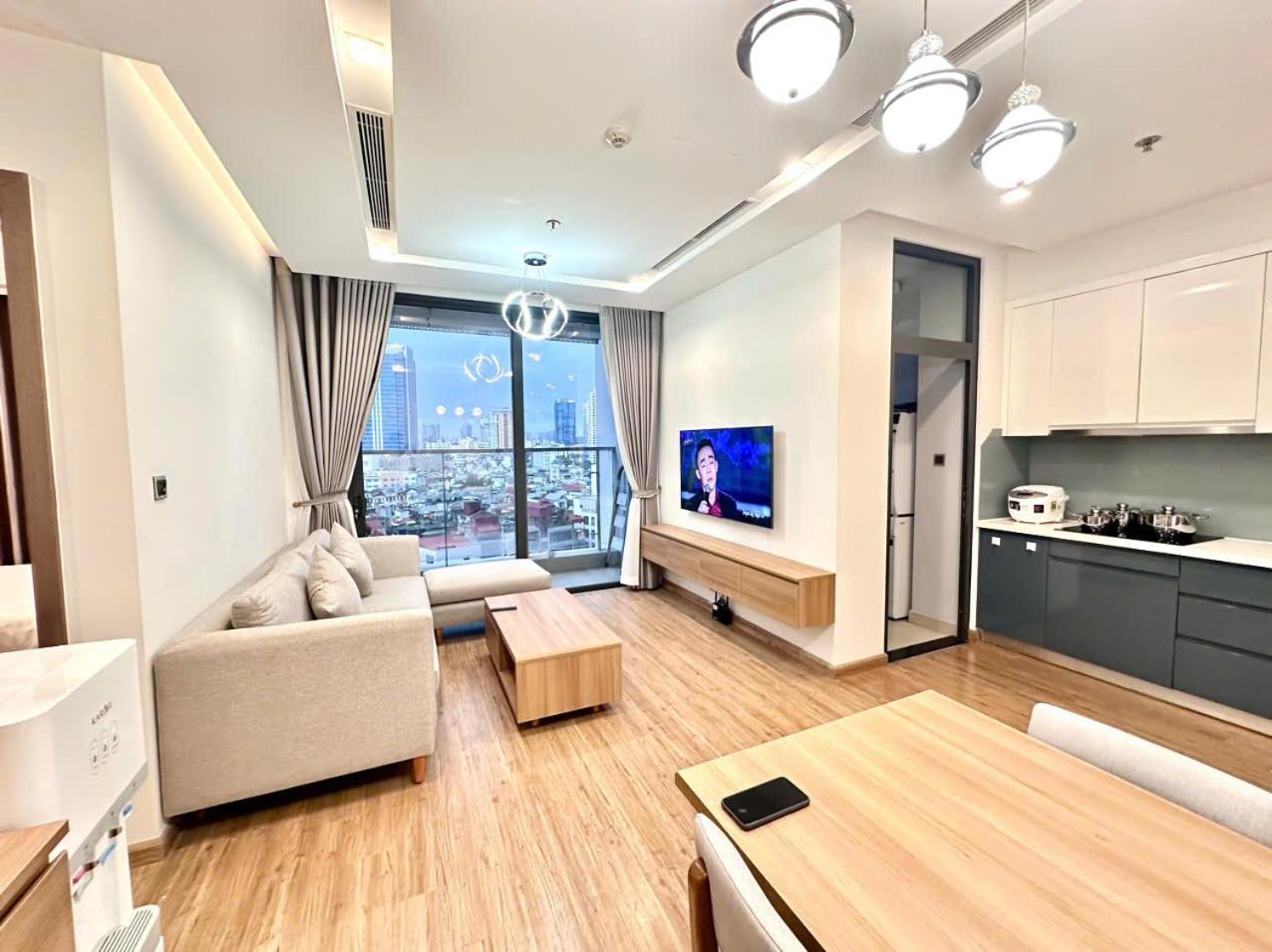 Luxury Apartment In Vinhomes Metropolis 하노이 외부 사진