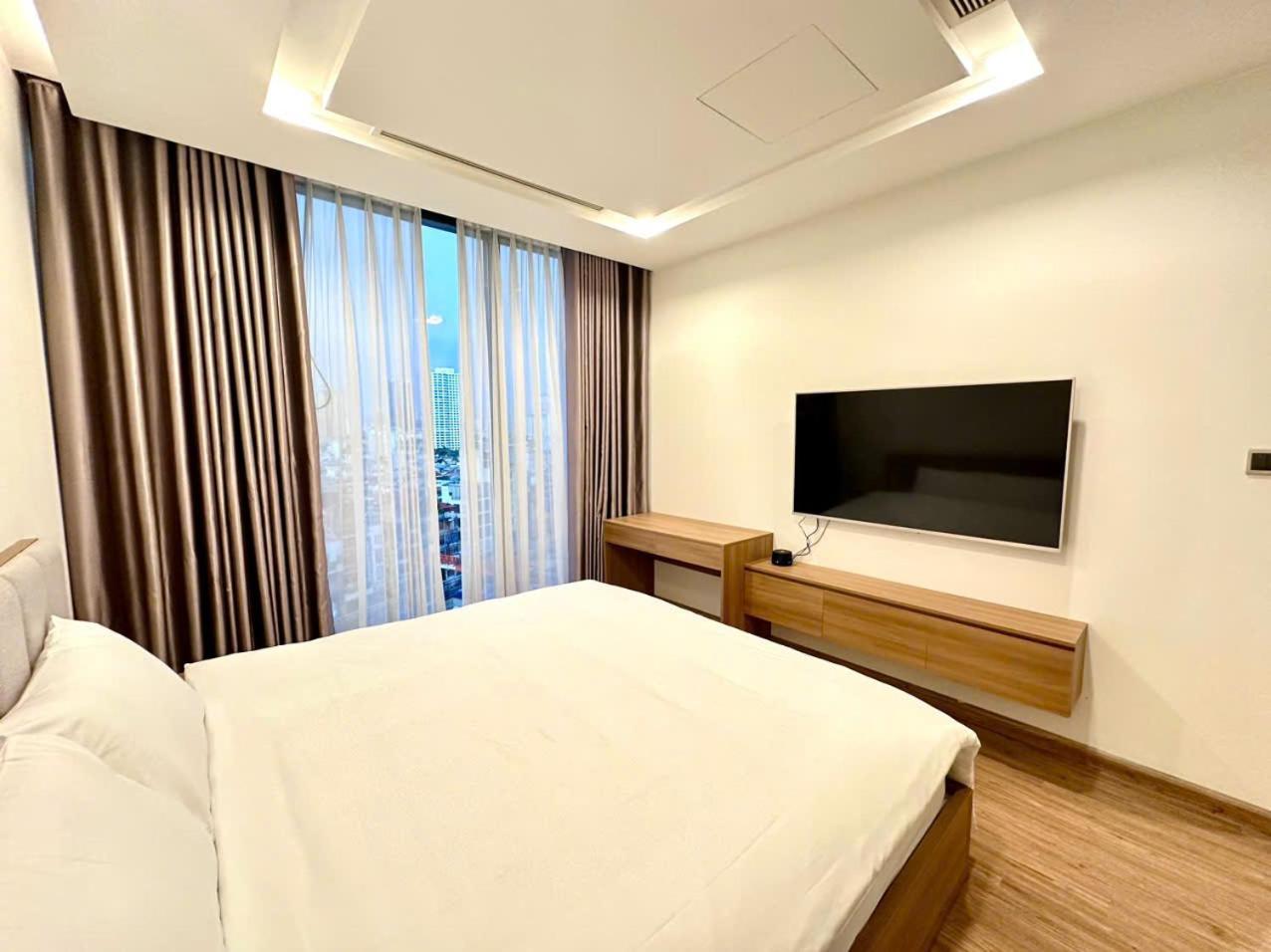 Luxury Apartment In Vinhomes Metropolis 하노이 외부 사진