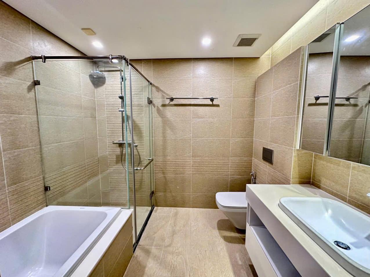 Luxury Apartment In Vinhomes Metropolis 하노이 외부 사진
