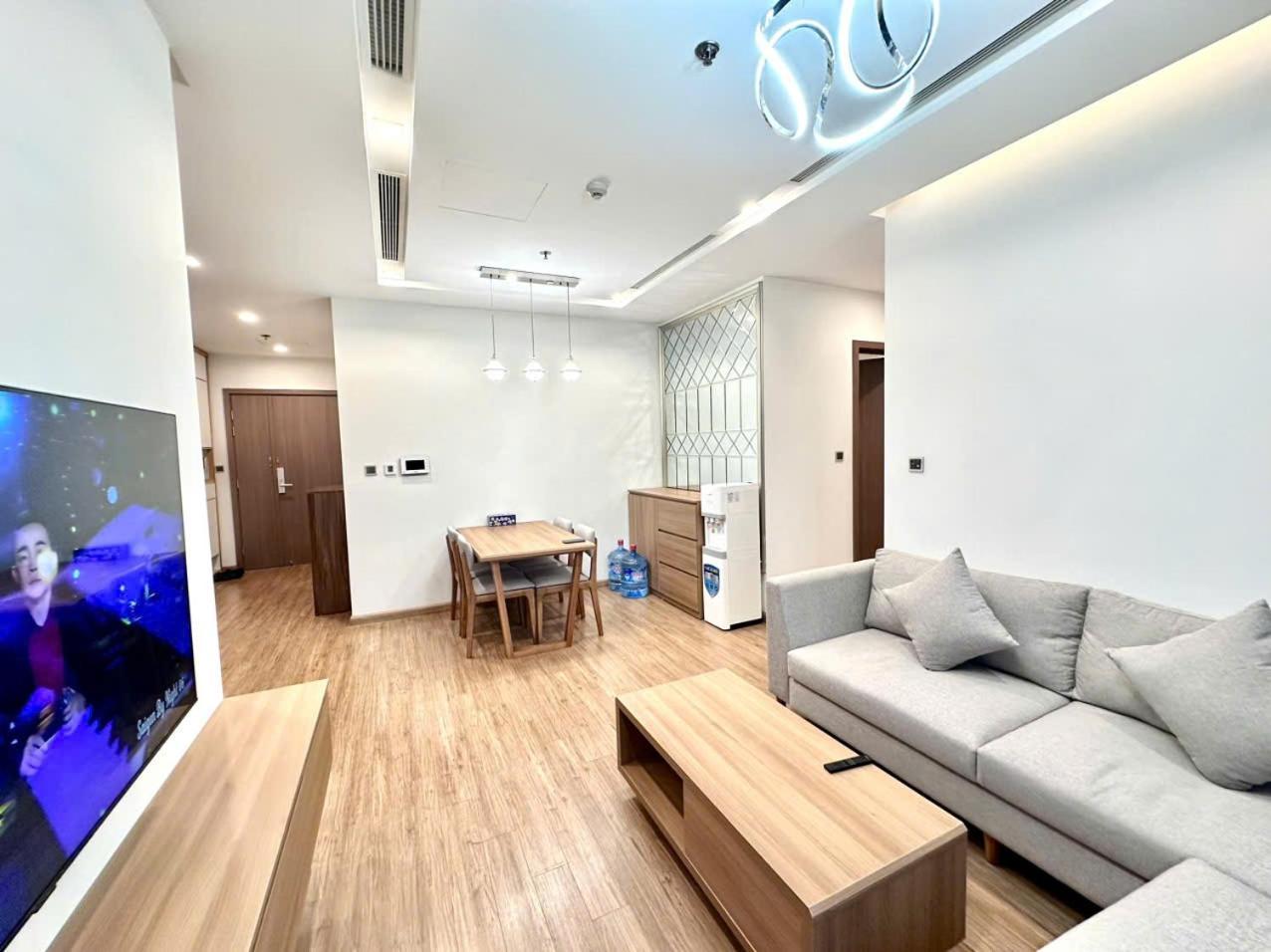 Luxury Apartment In Vinhomes Metropolis 하노이 외부 사진