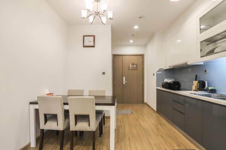 Luxury Apartment In Vinhomes Metropolis 하노이 외부 사진