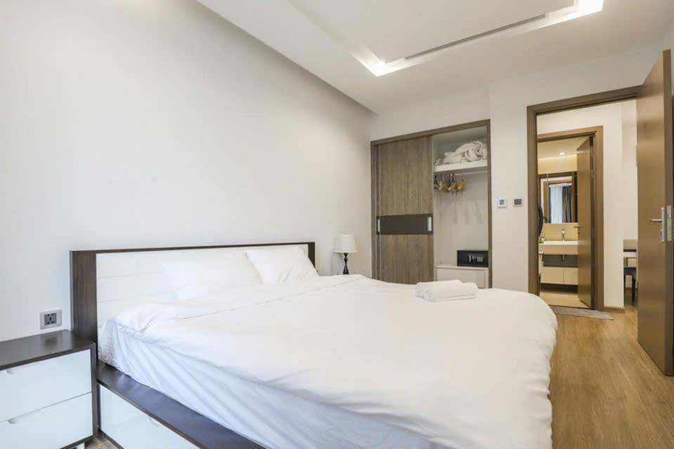 Luxury Apartment In Vinhomes Metropolis 하노이 외부 사진